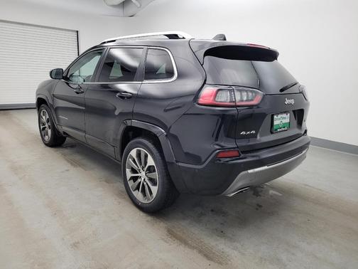 Diamond Black Crystal Pearlcoat 2019 Jeep Cherokee Overland