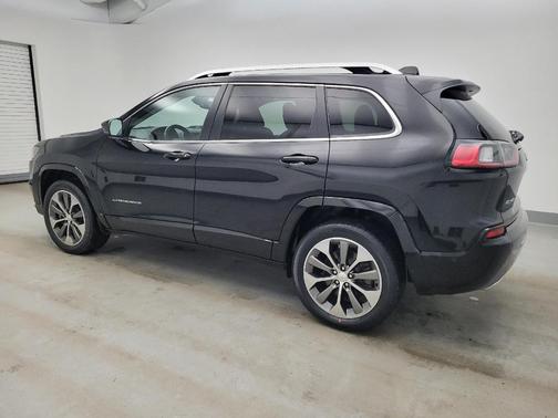 Diamond Black Crystal Pearlcoat 2019 Jeep Cherokee Overland