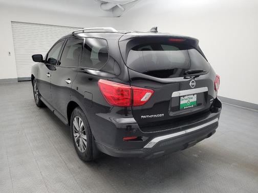2019 Nissan Pathfinder SV