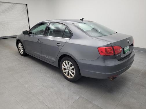 Platinum Gray Metallic 2013 Volkswagen Jetta SE