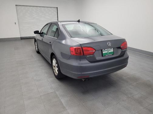 Platinum Gray Metallic 2013 Volkswagen Jetta SE