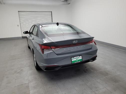 2023 Hyundai ELANTRA SE