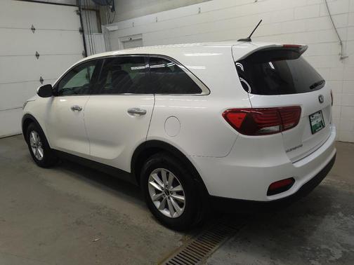 Snow White Pearl 2019 Kia Sorento L