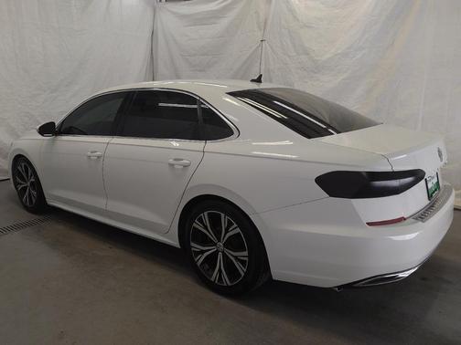 2022 Volkswagen Passat 2.0T SE