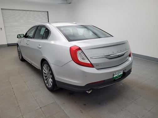 2016 Lincoln MKS Base