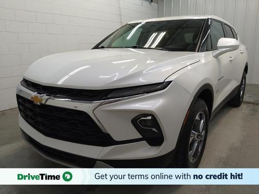 Iridescent Pearl Tricoat 2023 Chevrolet Blazer 2LT