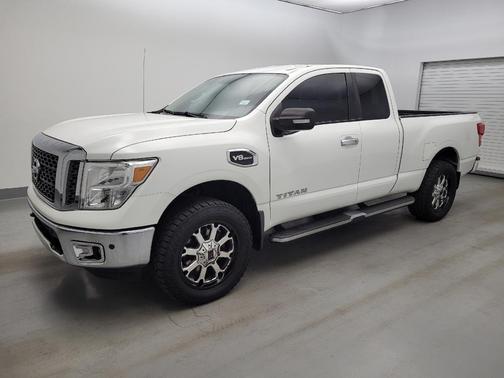 Glacier White 2017 Nissan Titan SV