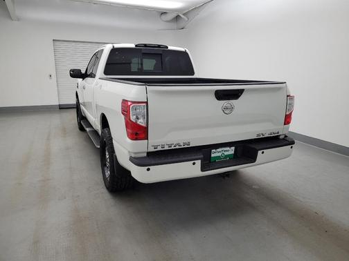 Glacier White 2017 Nissan Titan SV