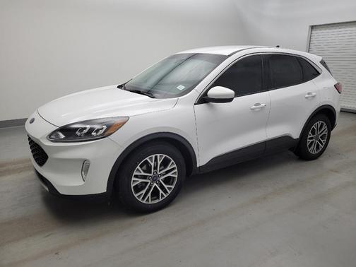 White 2022 Ford Escape SEL