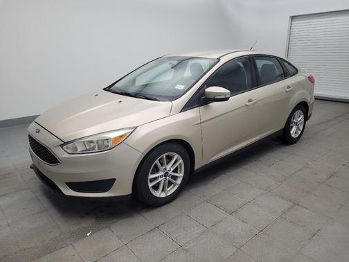 White Gold Metallic 2017 Ford Focus SE