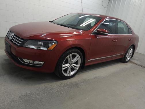 Fortana Red 2015 Volkswagen Passat 1.8T Auto SEL Premium
