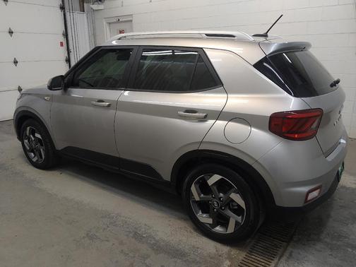 Shimmering Silver 2023 Hyundai VENUE SEL