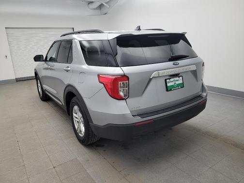 Iconic Silver Metallic 2022 Ford Explorer XLT