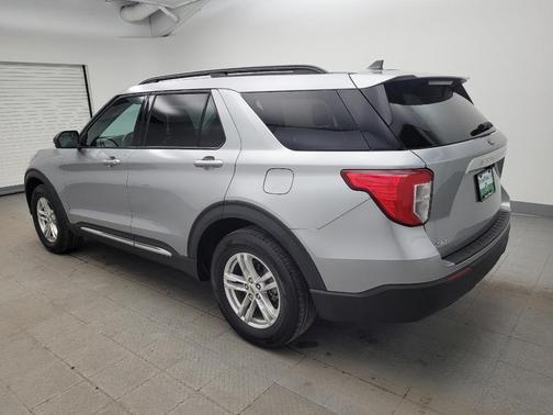 Iconic Silver Metallic 2022 Ford Explorer XLT