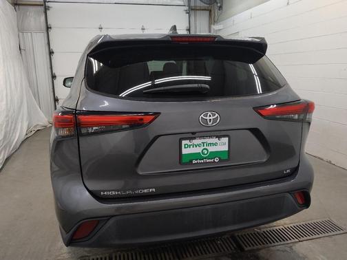 2022 Toyota Highlander LE