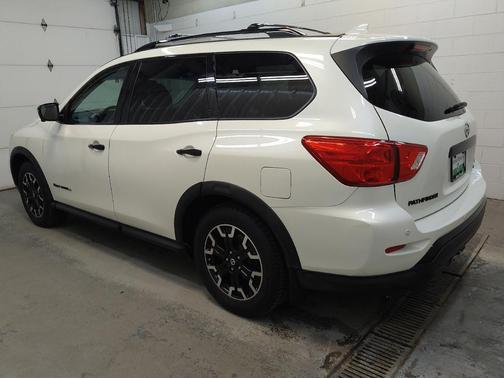 Pearl White Tricoat 2020 Nissan Pathfinder SL 4WD