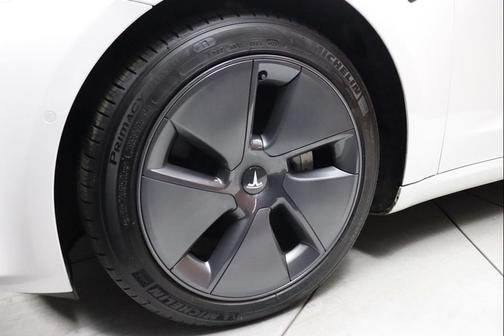2022 Tesla Model 3 Standard Range
