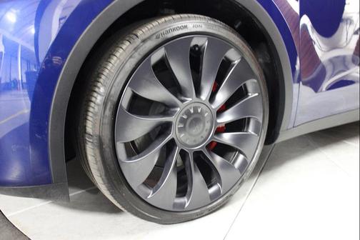 2024 Tesla Model Y Performance Dual Motor All-Wheel Drive