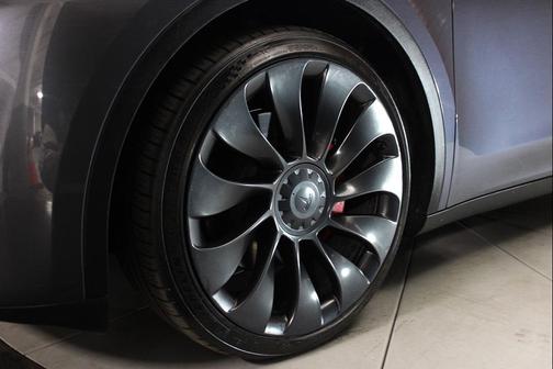 Midnight Silver Metallic 2023 Tesla Model Y Performance Dual Motor All-Wheel Drive