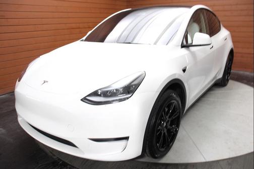 2024 Tesla Model Y Long Range Single Motor Rear-Wheel Drive