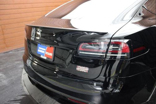 2022 Tesla Model S Plaid