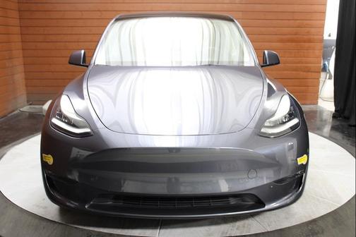 2022 Tesla Model Y Long Range Dual Motor All-Wheel Drive