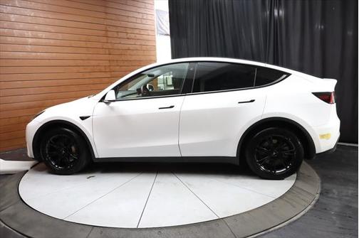 2022 Tesla Model Y Long Range Dual Motor All-Wheel Drive