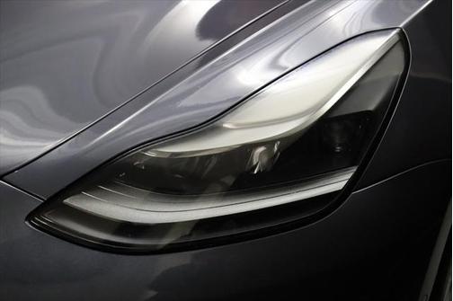 2022 Tesla Model 3 Standard Range
