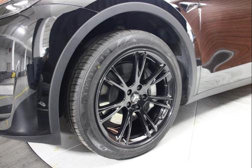 2025 Tesla Model Y Long Range Dual Motor Rear-Wheel Drive