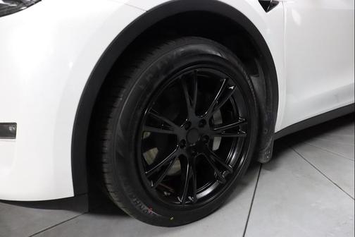 2022 Tesla Model Y Long Range Dual Motor All-Wheel Drive