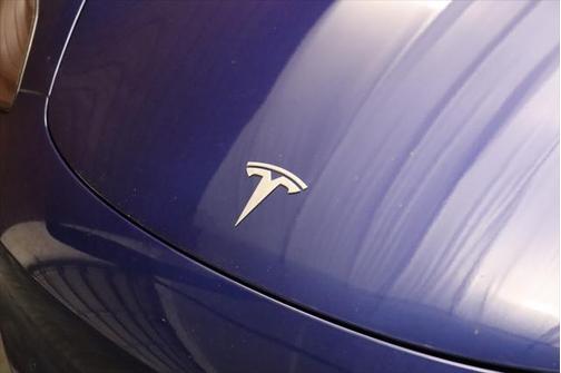 2022 Tesla Model 3 Standard Range