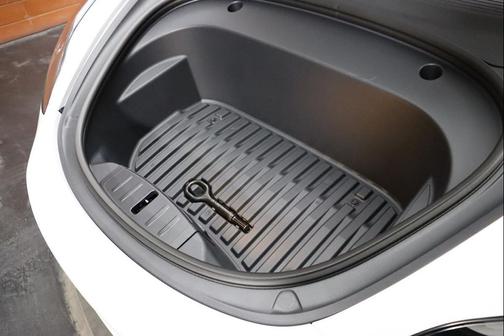 Pearl White Multi-Coat 2023 Tesla Model 3 Standard Range