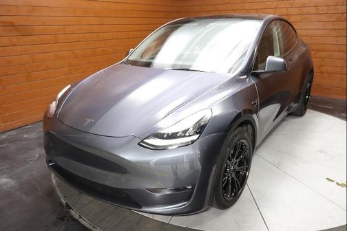 2022 Tesla Model Y Long Range Dual Motor All-Wheel Drive
