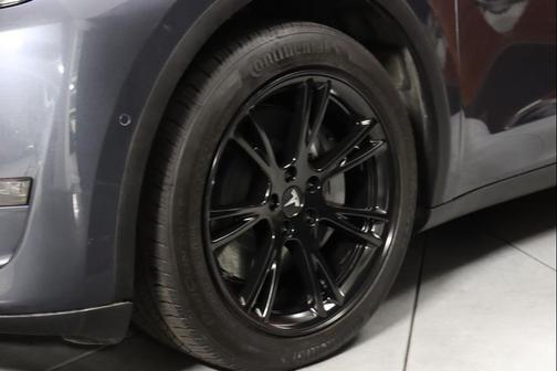 2022 Tesla Model Y Long Range Dual Motor All-Wheel Drive
