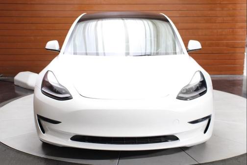 Pearl White Multi-Coat 2023 Tesla Model 3 Standard Range