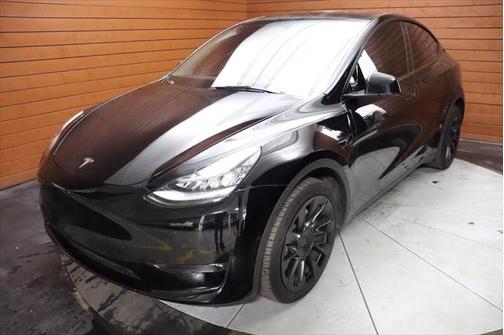 2022 Tesla Model Y Long Range Dual Motor All-Wheel Drive