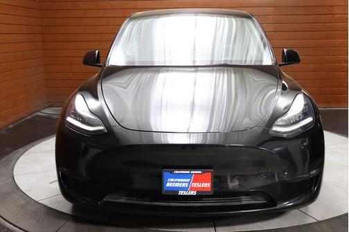 2022 Tesla Model Y Long Range Dual Motor All-Wheel Drive
