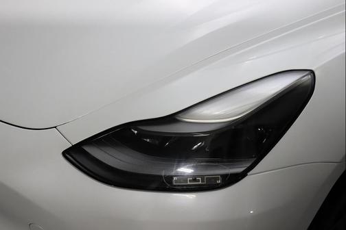 2022 Tesla Model 3 Standard Range