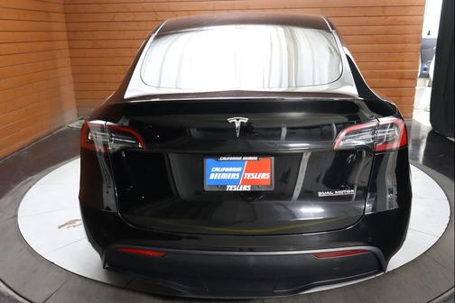 2022 Tesla Model Y Performance Dual Motor All-Wheel Drive