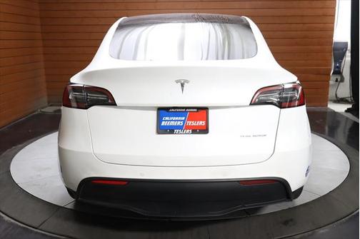 2021 Tesla Model Y Long Range Dual Motor All-Wheel Drive