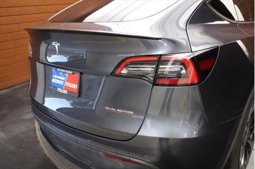 2022 Tesla Model Y Performance Dual Motor All-Wheel Drive