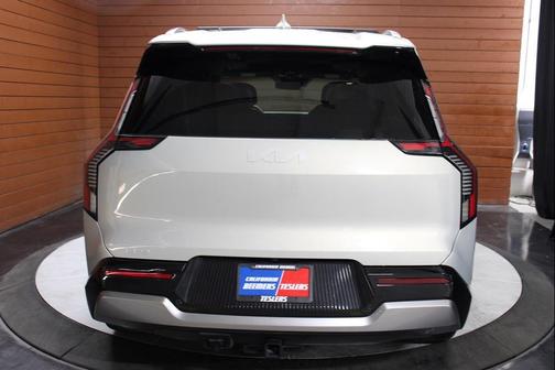 2024 Kia EV9 Land