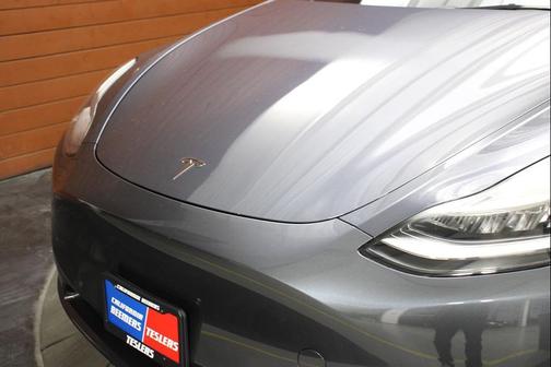 2022 Tesla Model Y Long Range Dual Motor All-Wheel Drive