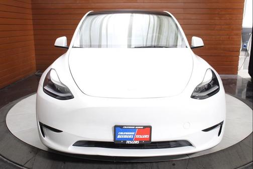 Pearl White Multi-Coat 2022 Tesla Model Y Performance Dual Motor All-Wheel Drive