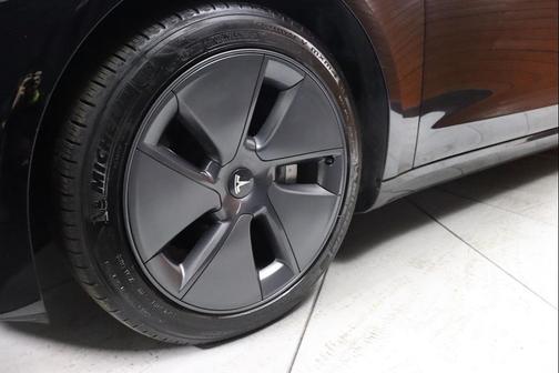 Solid Black 2022 Tesla Model 3 Standard Range