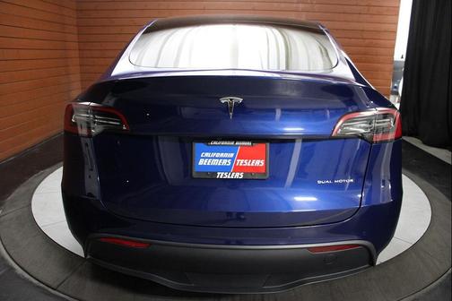 2022 Tesla Model Y Long Range Dual Motor All-Wheel Drive