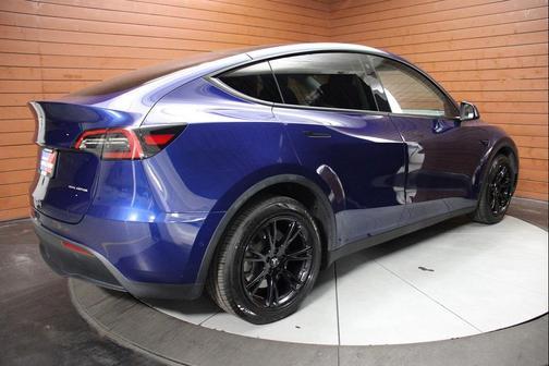 2022 Tesla Model Y Long Range Dual Motor All-Wheel Drive