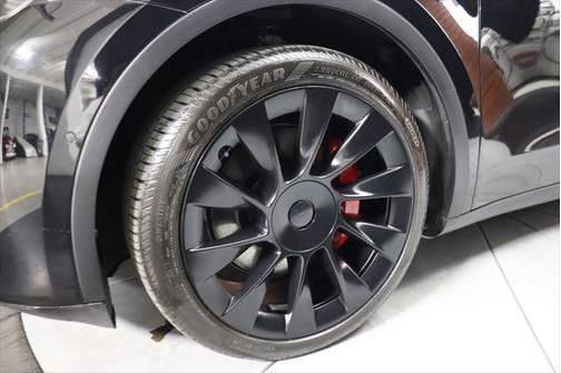 2022 Tesla Model Y Long Range Dual Motor All-Wheel Drive