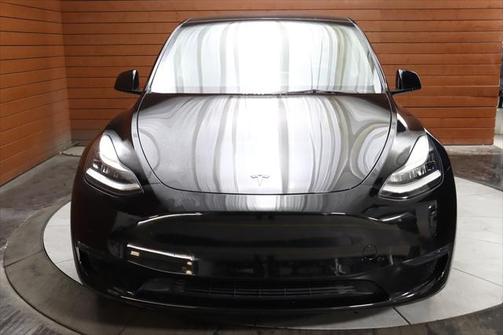2022 Tesla Model Y Long Range Dual Motor All-Wheel Drive
