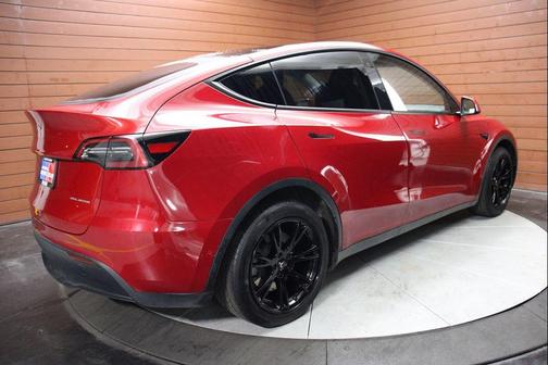 2022 Tesla Model Y Long Range Dual Motor All-Wheel Drive